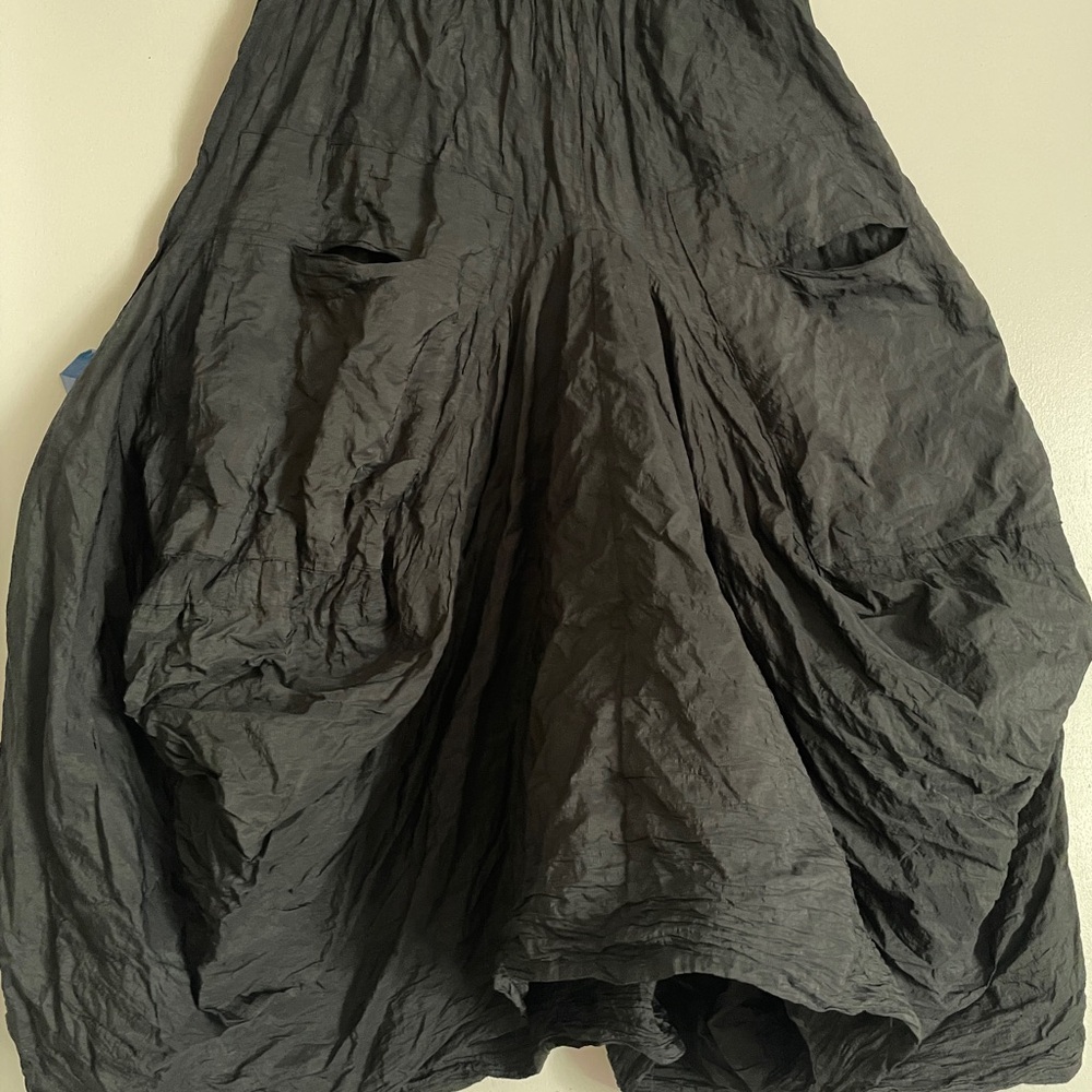 Dress to Kill: crinkle fabric uneven hem, multi panel skirt
